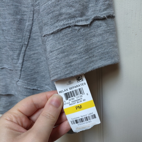 NWT Style & Co Beaded Sweatshirt Petite Medium - Picture 6 of 8